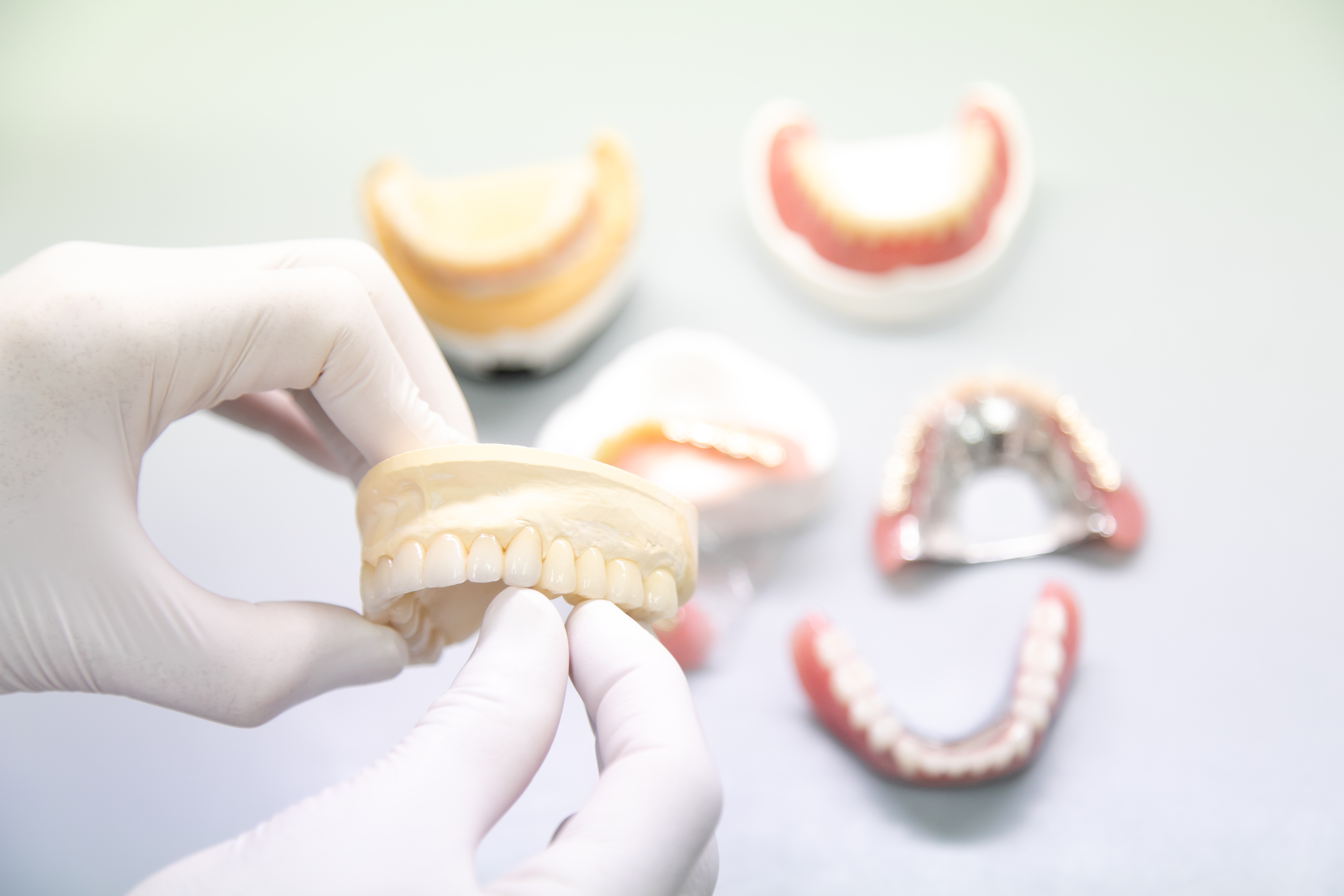 【裁断済み】再生歯科のテクニックとサイエンス 歯周再生療法を成功させるテクニックとストラテジー | 宮本 泰和, 尾野